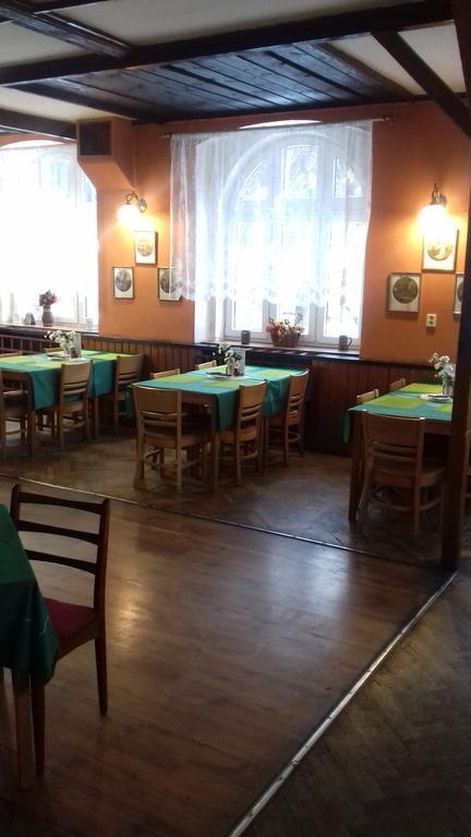Penzion Uran Stráž pod Ralskem Buitenkant foto